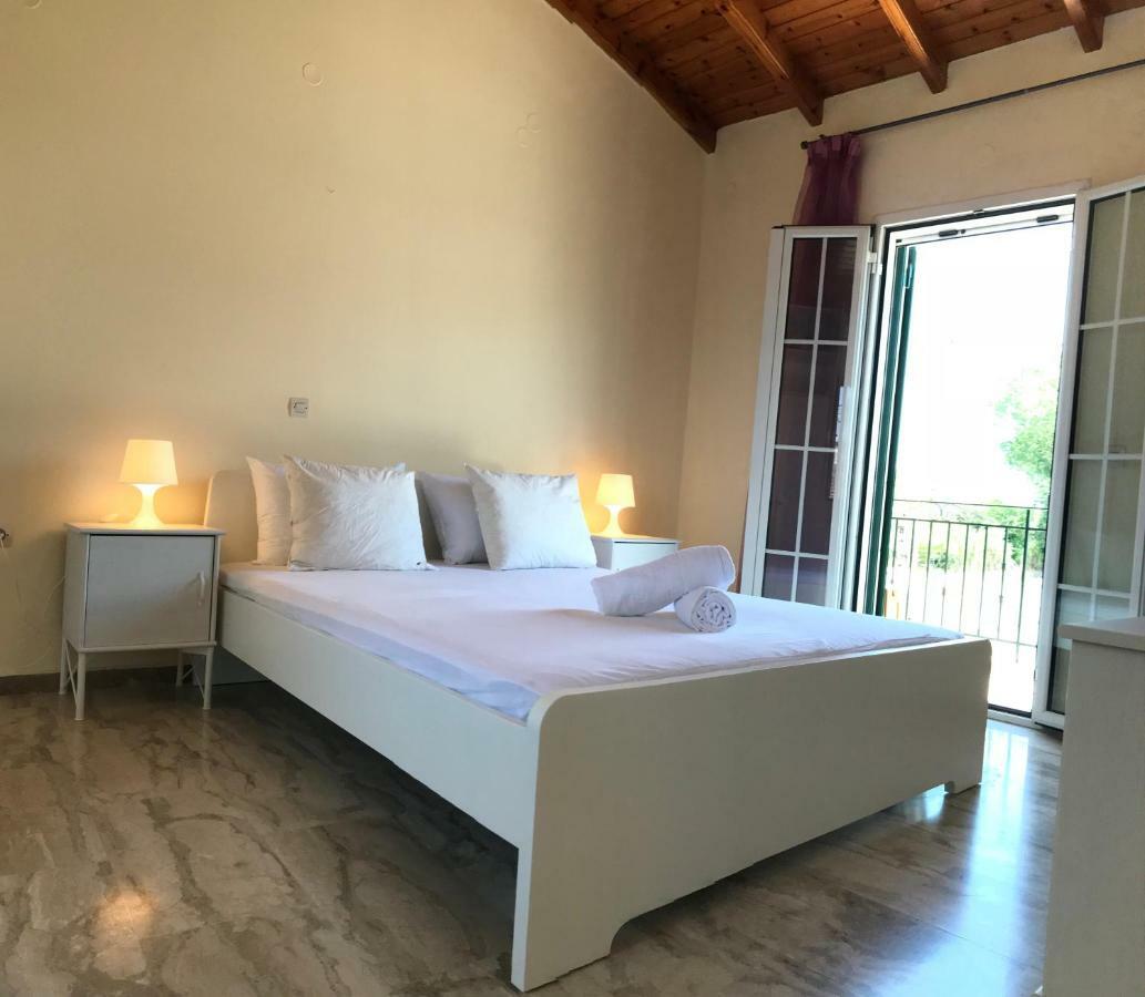 Kanálion Wooden Ceiling Apartment - Close To City Center מראה חיצוני תמונה